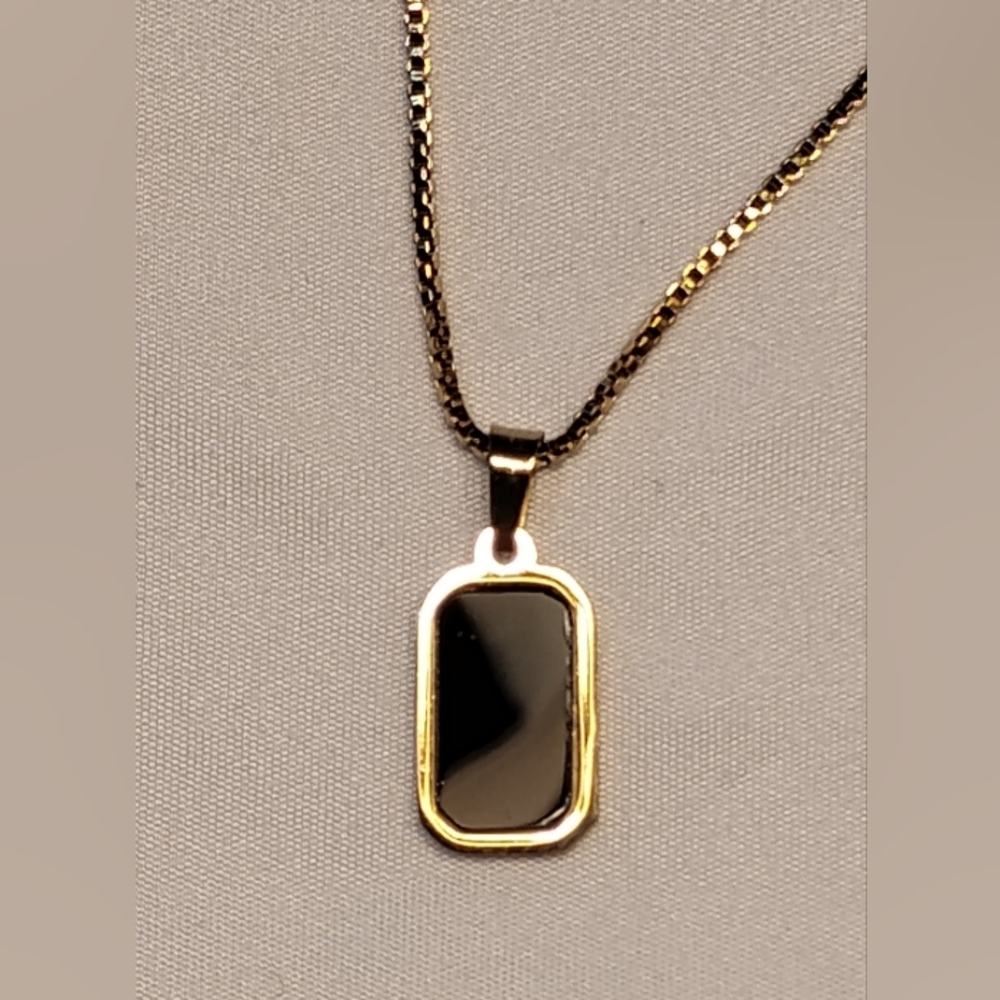 Elegant Black and Gold Pendant Necklace